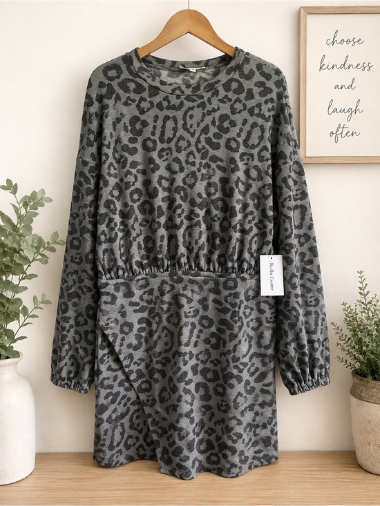 Rolla Coster Dresses & Skirts - Rolla Coster Gray Leopard Print Long Sleeve Dress NWT Large